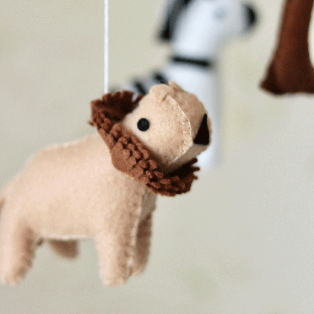 Safari Felt Mobile